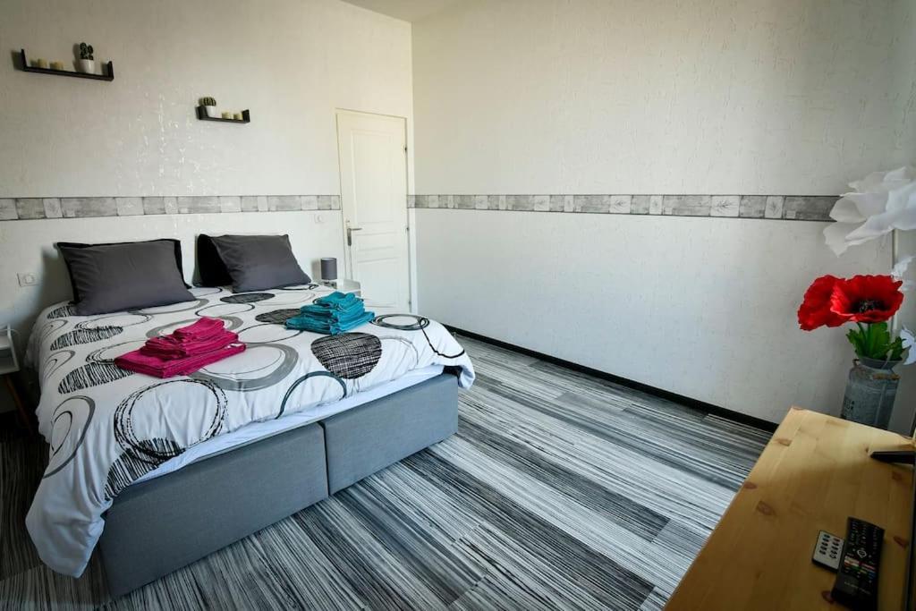 Grand Appartement De Haut Standing En Centre-Ville Montluçon Esterno foto