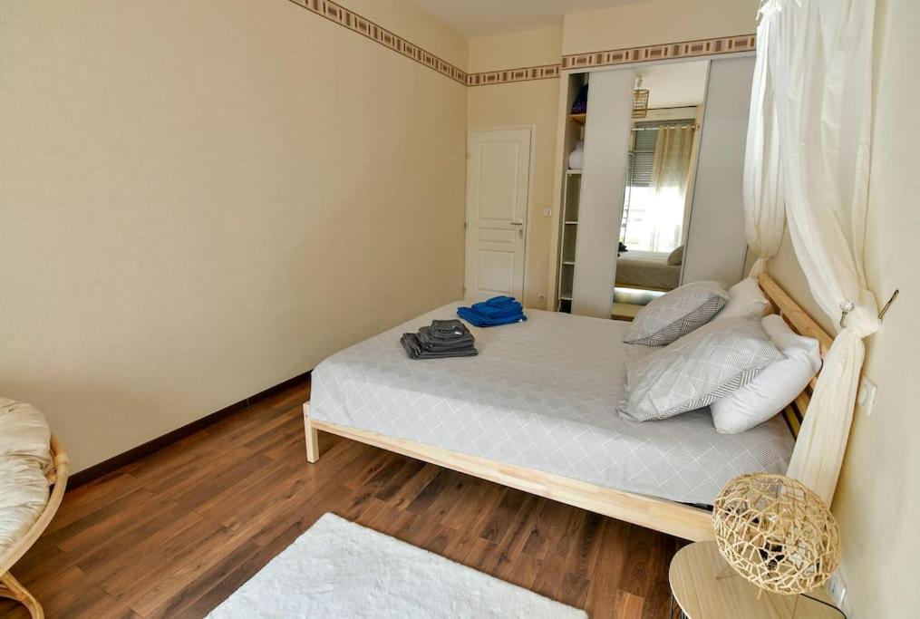 Grand Appartement De Haut Standing En Centre-Ville Montluçon Esterno foto