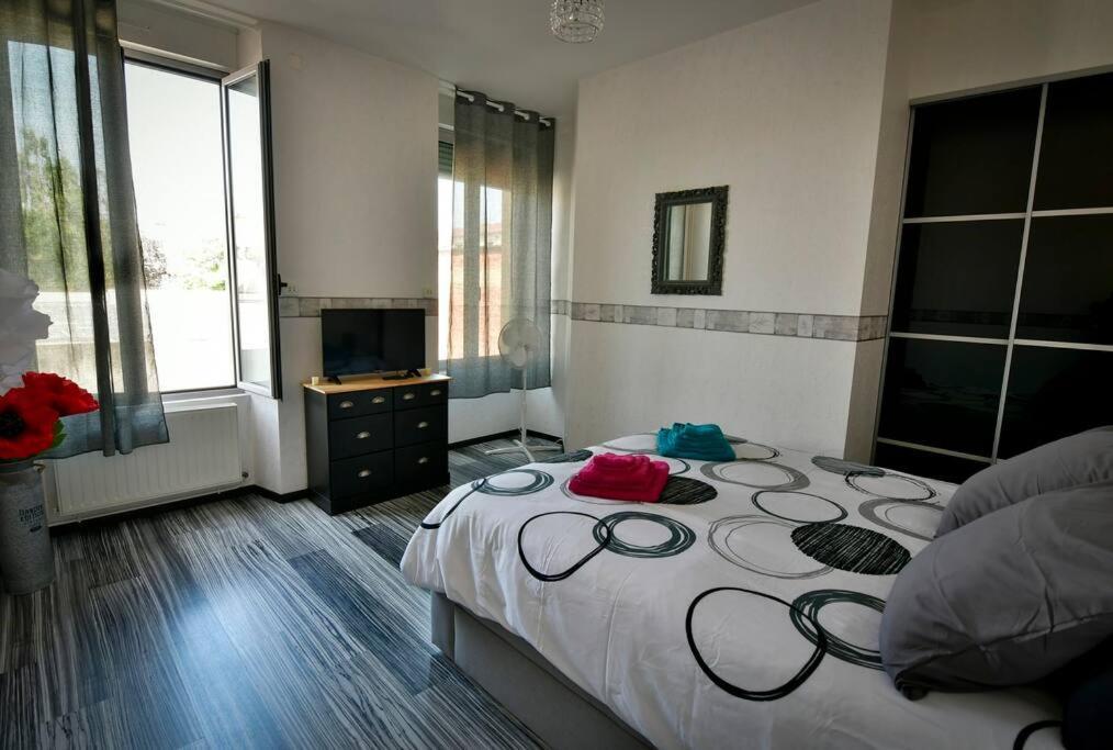 Grand Appartement De Haut Standing En Centre-Ville Montluçon Esterno foto
