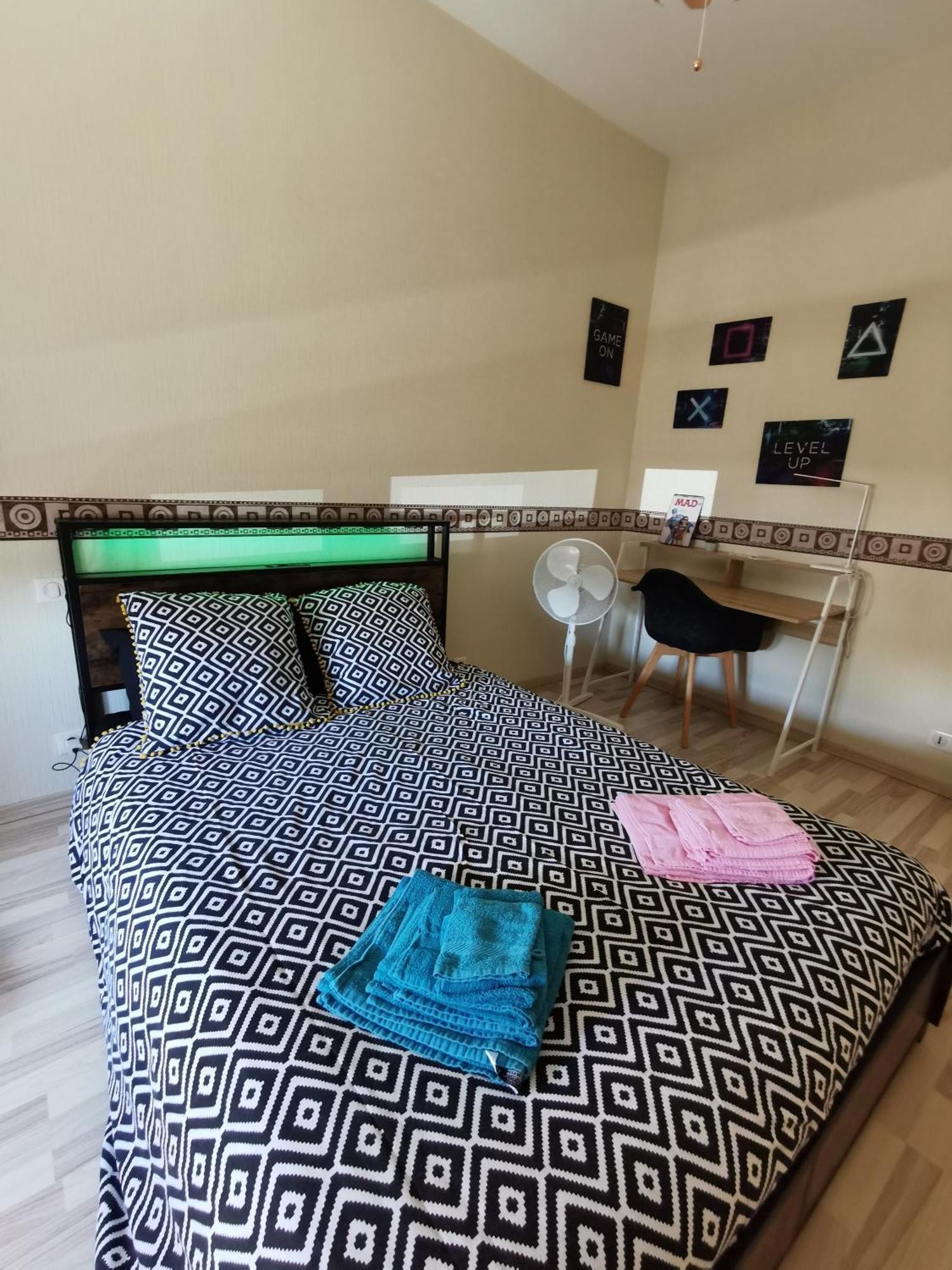 Grand Appartement De Haut Standing En Centre-Ville Montluçon Esterno foto